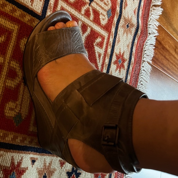 Antelope,platform leather sandals.Great condition.size 36.Grey. - Picture 11 of 11